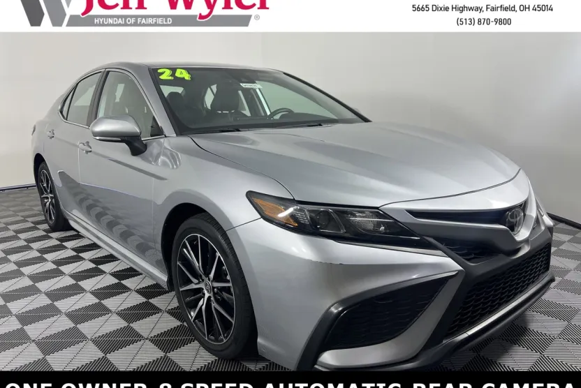 2024 Toyota Camry SE photo 1