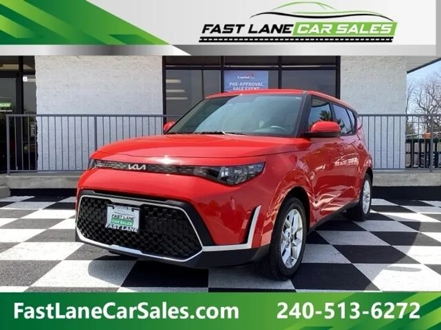 2024 Kia Soul LX photo 1
