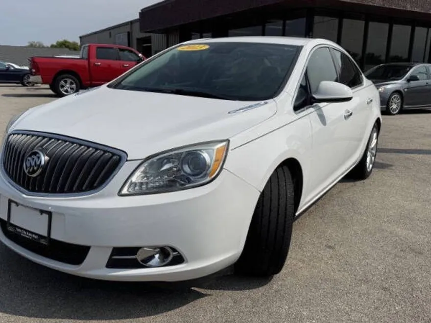 2013 Buick Verano Leather photo 1