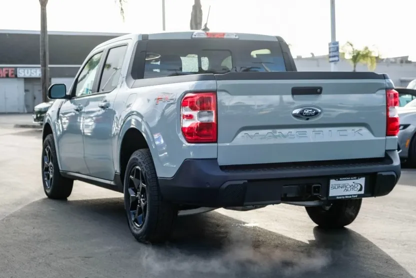 2024 Ford Maverick Lariat photo 1