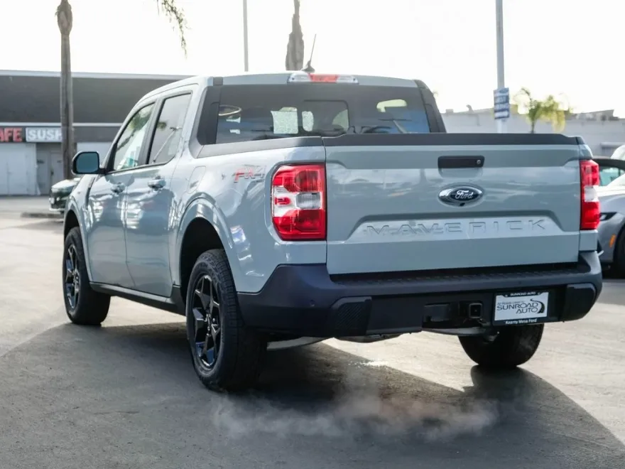 2024 Ford Maverick Lariat photo 1