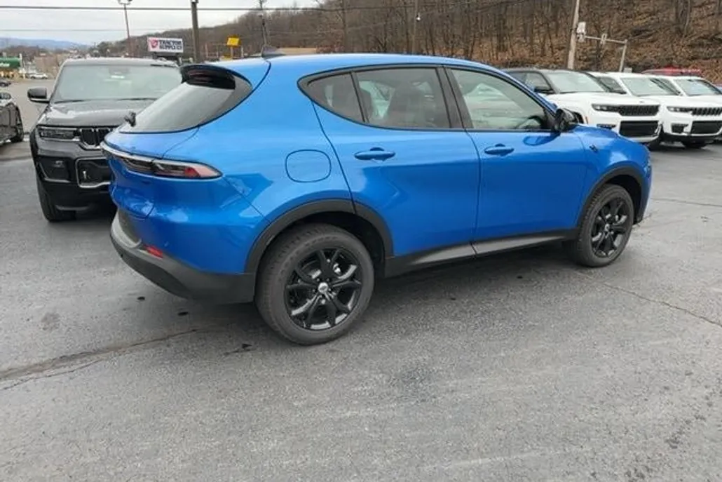 2024 Dodge Hornet GT photo 1