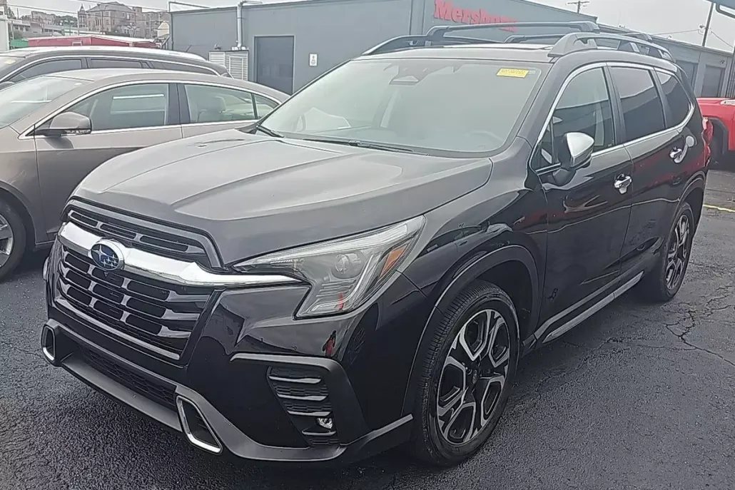 2023 Subaru Ascent Touring photo 1