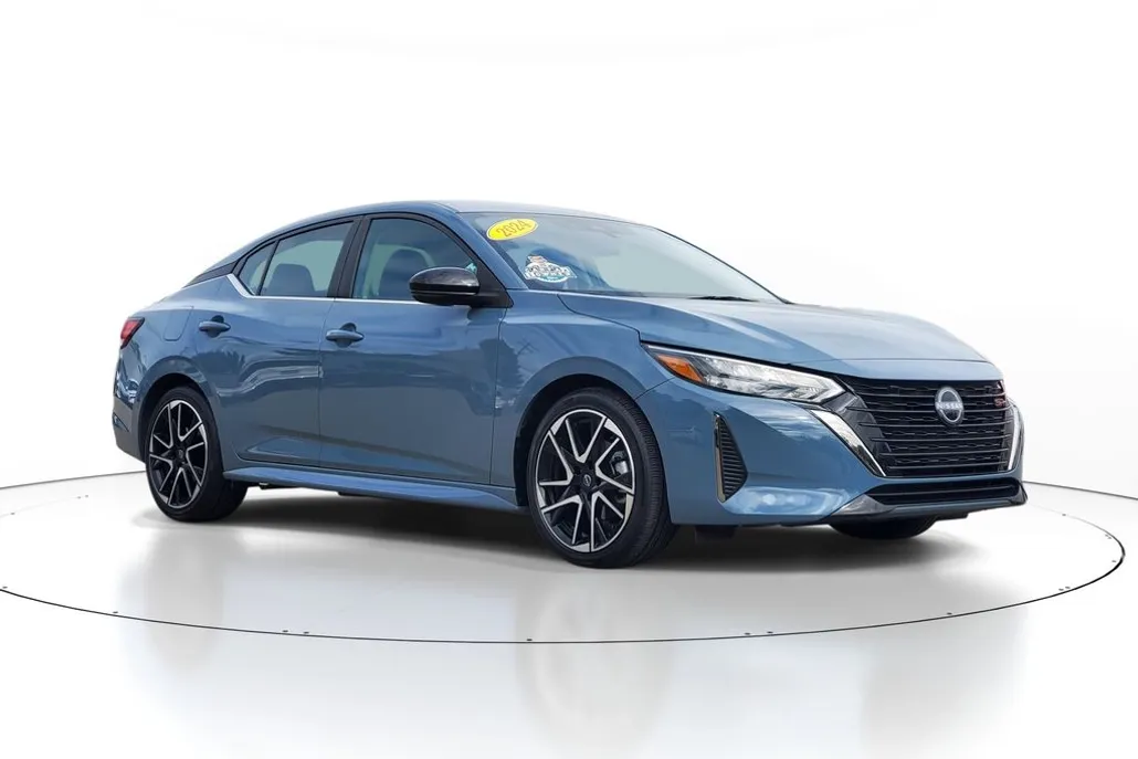 2024 Nissan Sentra SR photo 1