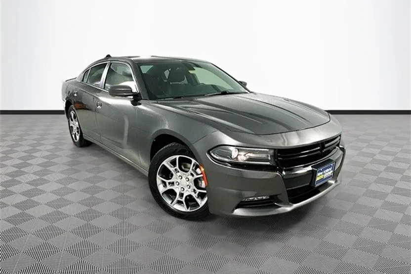 2015 Dodge Charger SXT photo 1