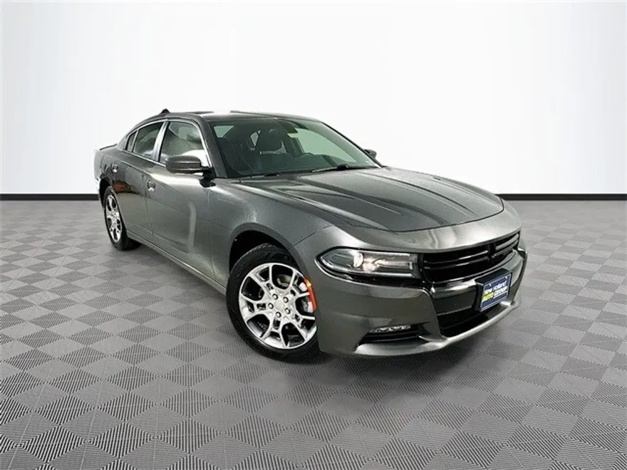 2015 Dodge Charger SXT photo 1