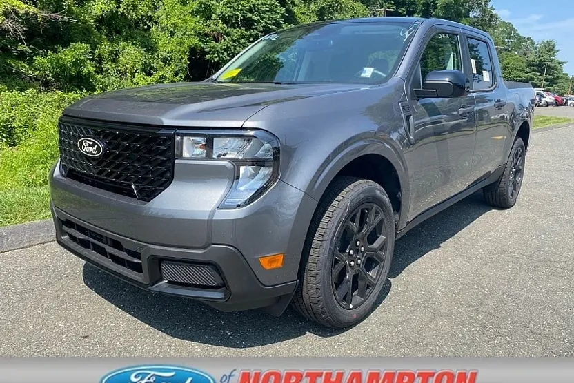 2025 Ford Maverick XLT photo 1