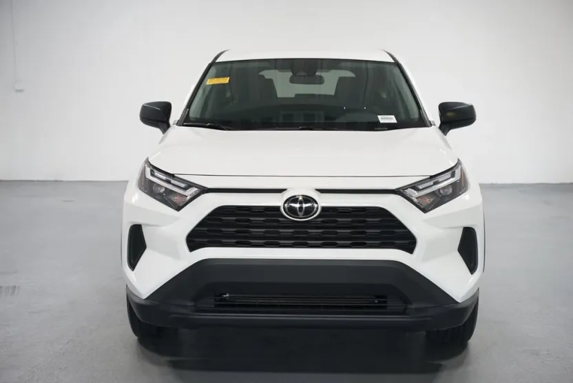 2024 Toyota RAV4 LE photo 1