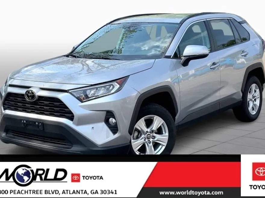 2021 Toyota RAV4 XLE photo 1
