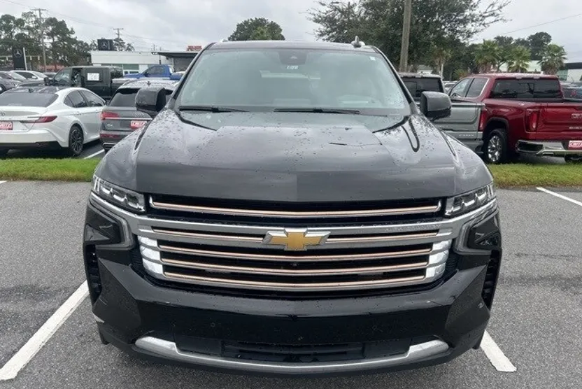 2023 Chevrolet Suburban High Country photo 1
