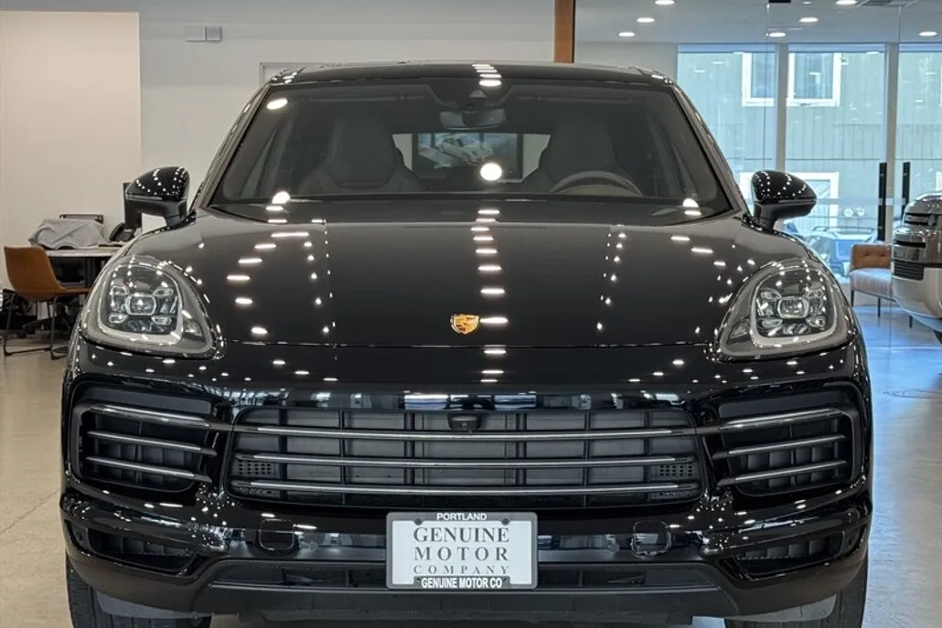 2023 Porsche Cayenne E-Hybrid photo 1