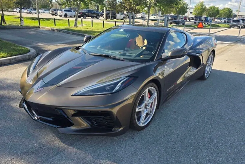 2021 Chevrolet Corvette Stingray Coupe 2LT photo 1