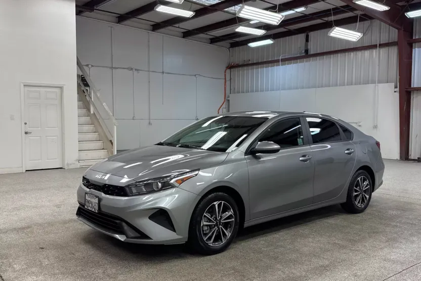 2024 Kia Forte LXS photo 1