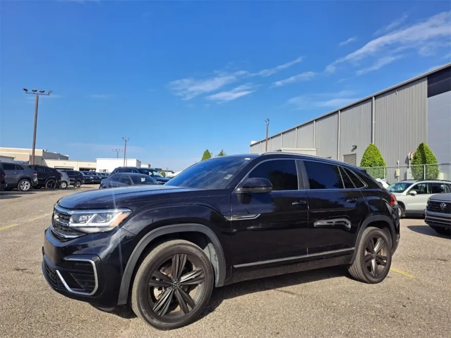 2022 Volkswagen Atlas Cross Sport V6 SEL R-Line photo 1