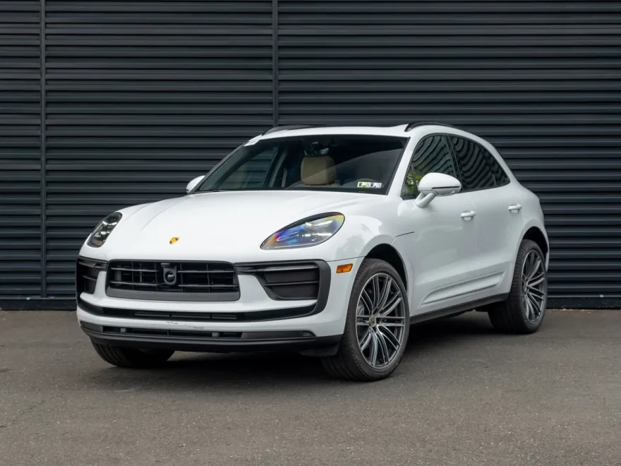 2025 Porsche Macan Base photo 1