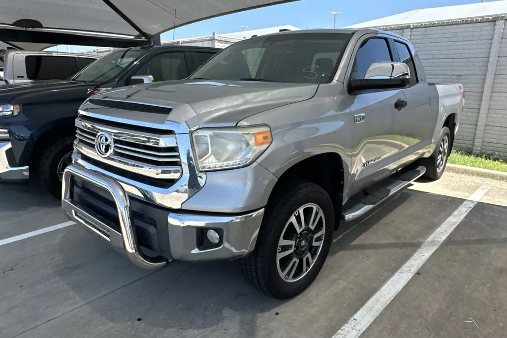 2015 Toyota Tundra SR5 Double Cab photo 1