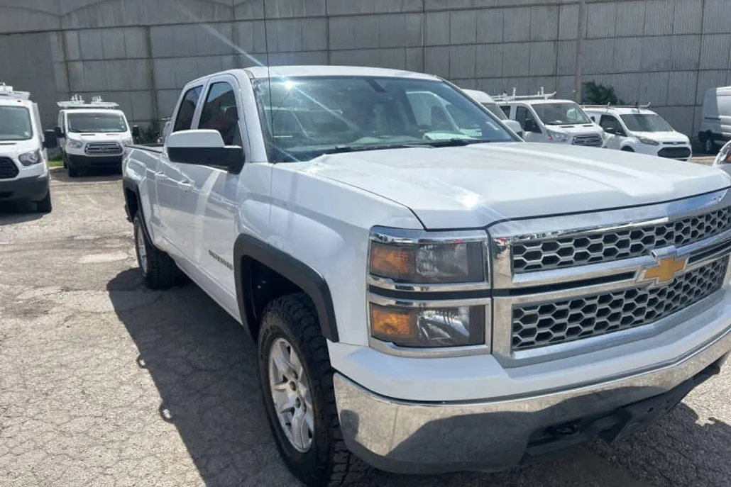 2015 Chevrolet Silverado 1500 LT photo 1