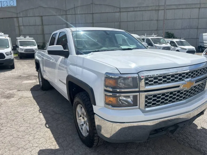 2015 Chevrolet Silverado 1500 LT photo 1