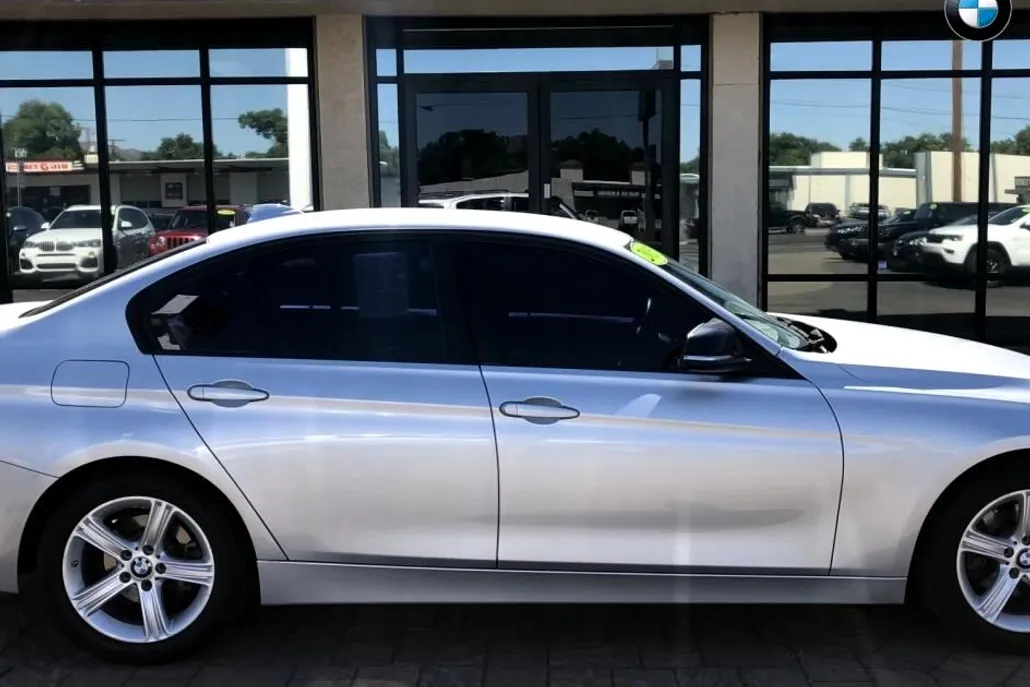 2015 Bmw 320i photo 1