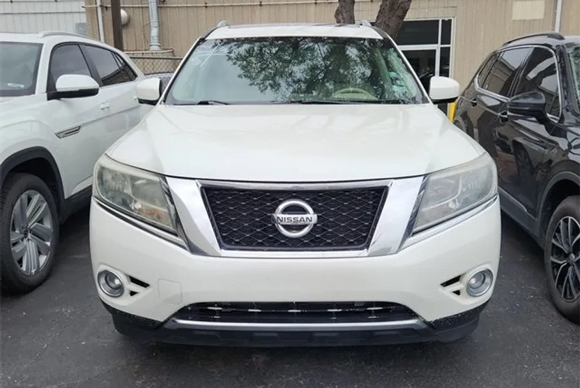 2015 Nissan Pathfinder SL photo 1