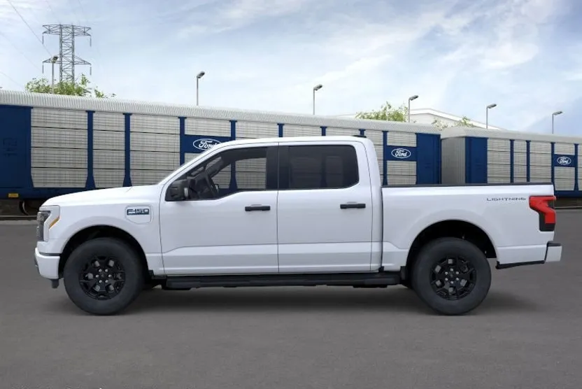 2025 Ford F-150 Lightning XLT photo 1