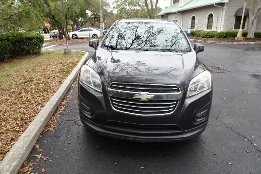 2016 Chevrolet Trax LS photo 1