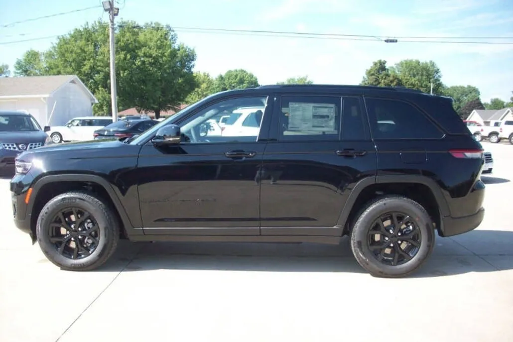 2025 Jeep Grand Cherokee Altitude X photo 1