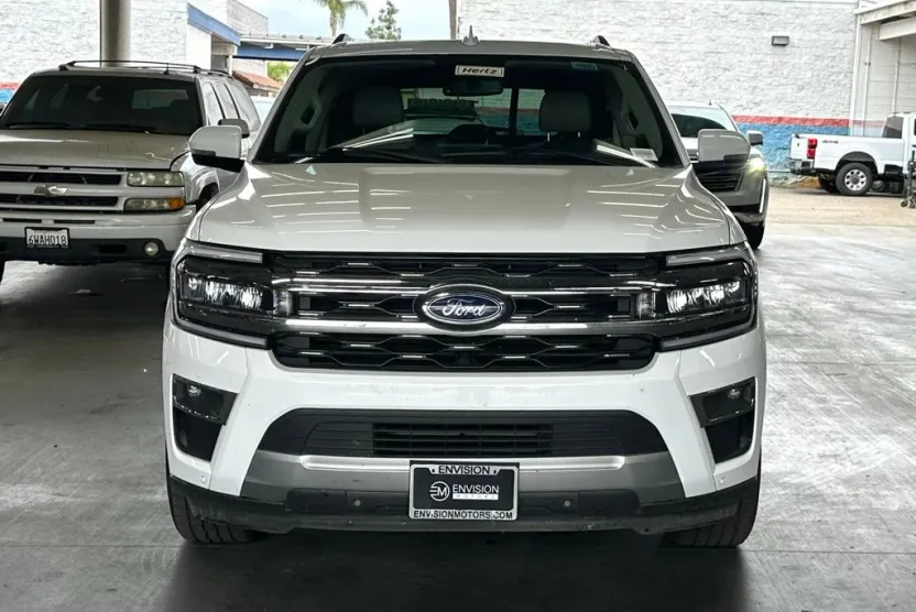2024 Ford Expedition Limited photo 1