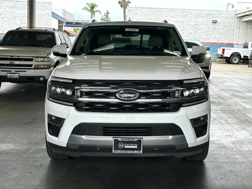 2024 Ford Expedition Limited photo 1