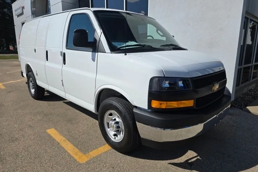 2025 Chevrolet Express 2500 Work Van photo 1