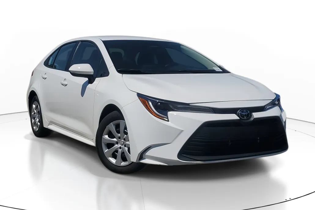 2024 Toyota Corolla LE photo 1