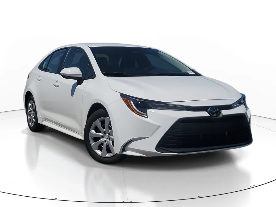 2024 Toyota Corolla LE photo 1