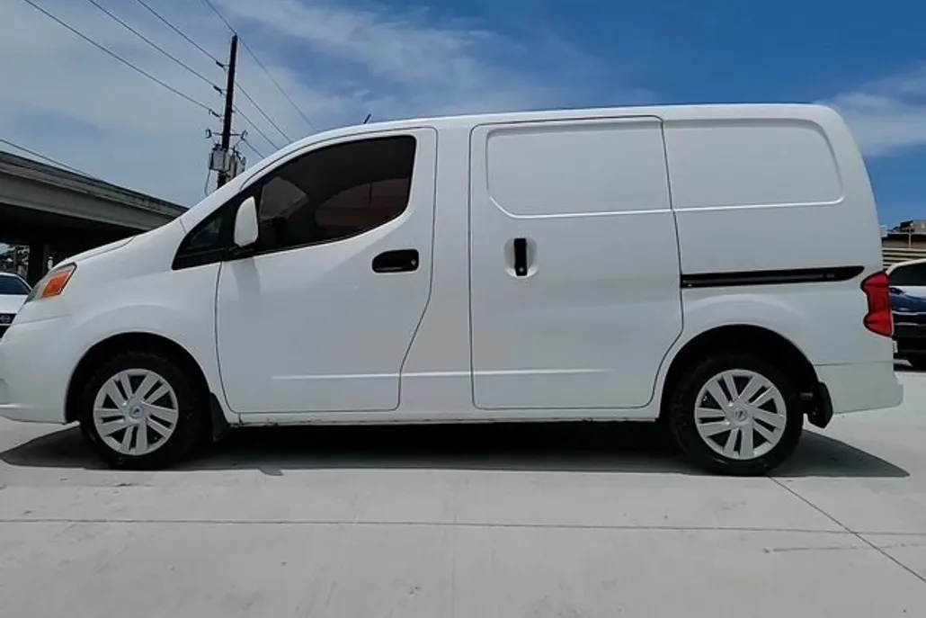 2019 Nissan NV200 SV photo 1