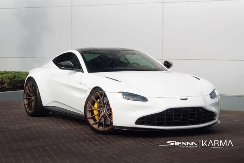 2022 Aston Martin Vantage photo 1