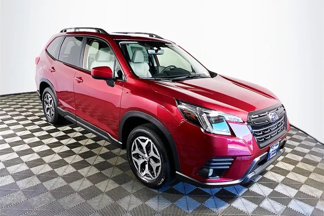 2024 Subaru Forester Premium photo 1