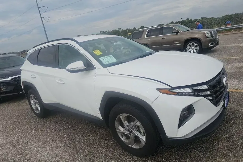 2024 Hyundai Tucson SEL photo 1