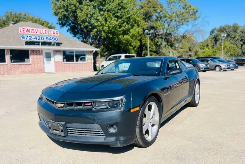 2015 Chevrolet Camaro Coupe 1LT photo 1