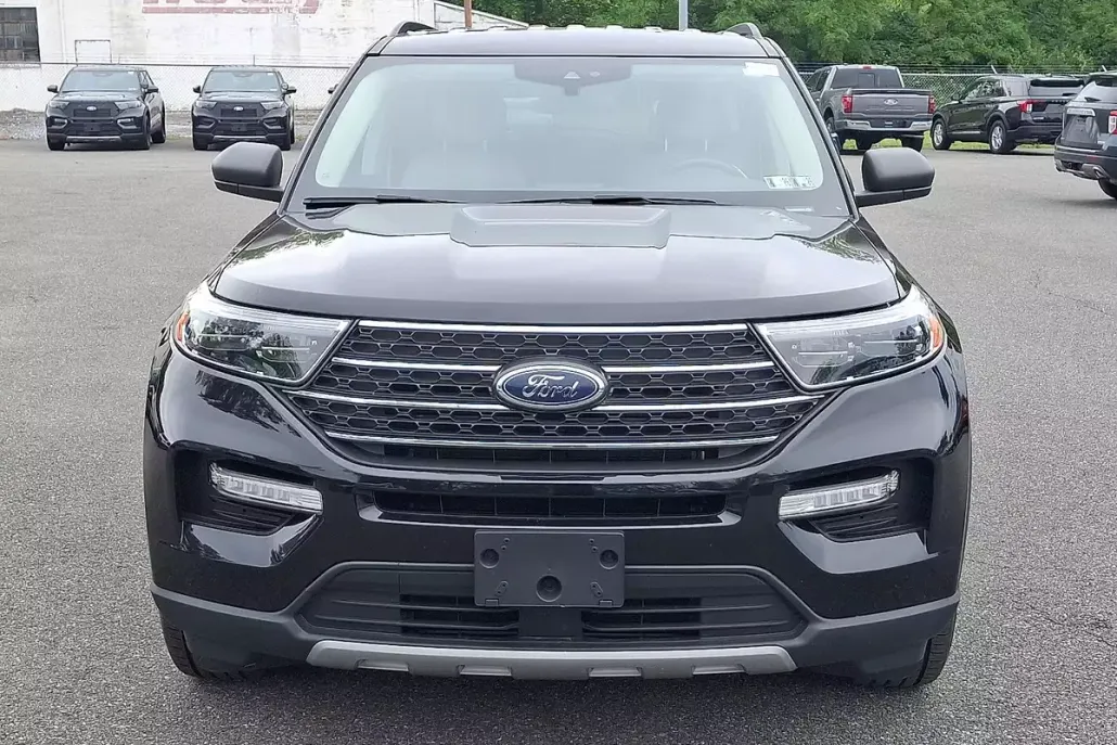 2022 Ford Explorer XLT photo 1