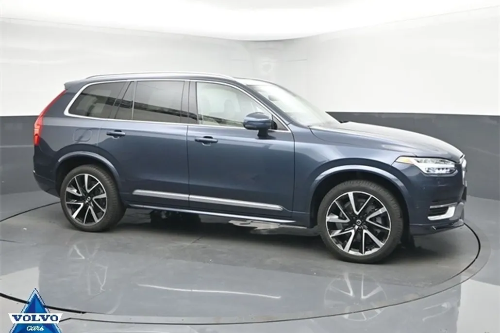 2024 Volvo XC90 Plus photo 1