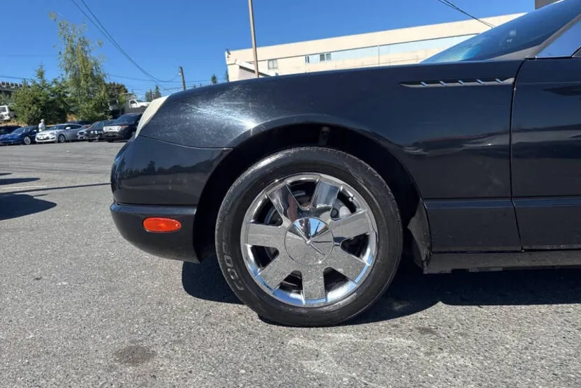 2002 Ford Thunderbird Deluxe photo 1
