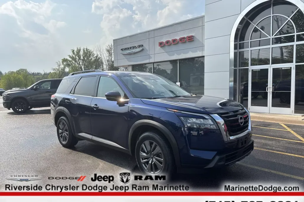 2024 Nissan Pathfinder SV photo 1