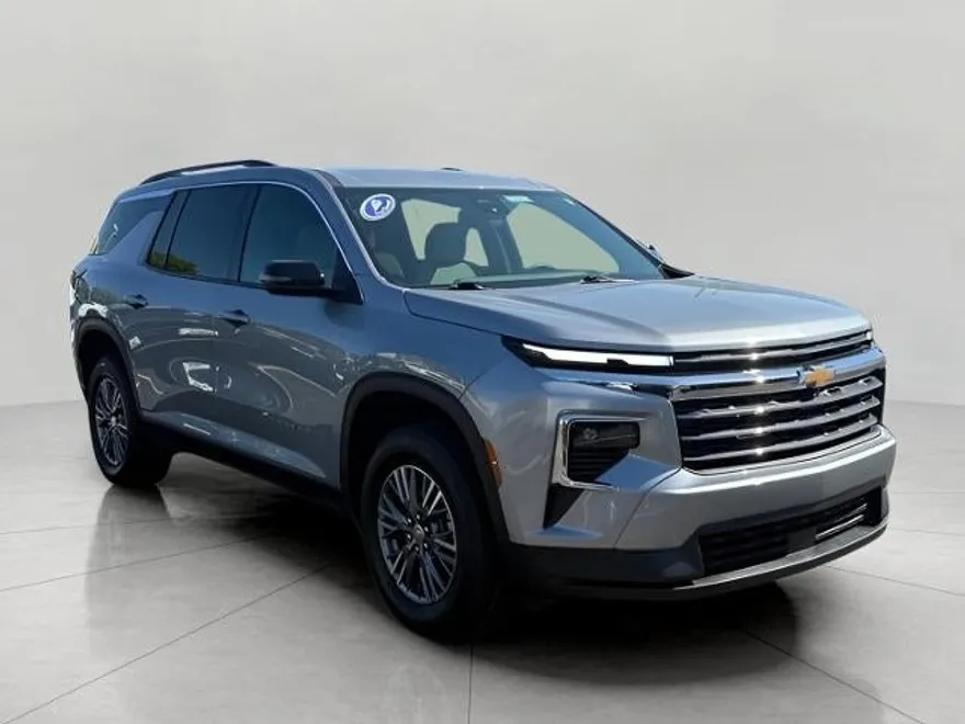 2025 Chevrolet Traverse 2LT photo 1