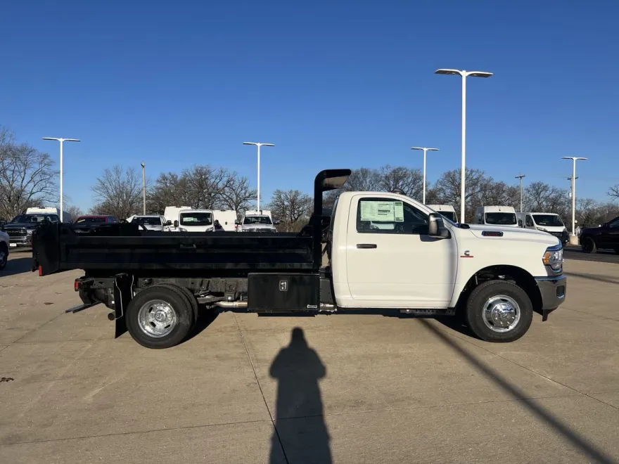 2024 Ram 3500 Tradesman photo 1