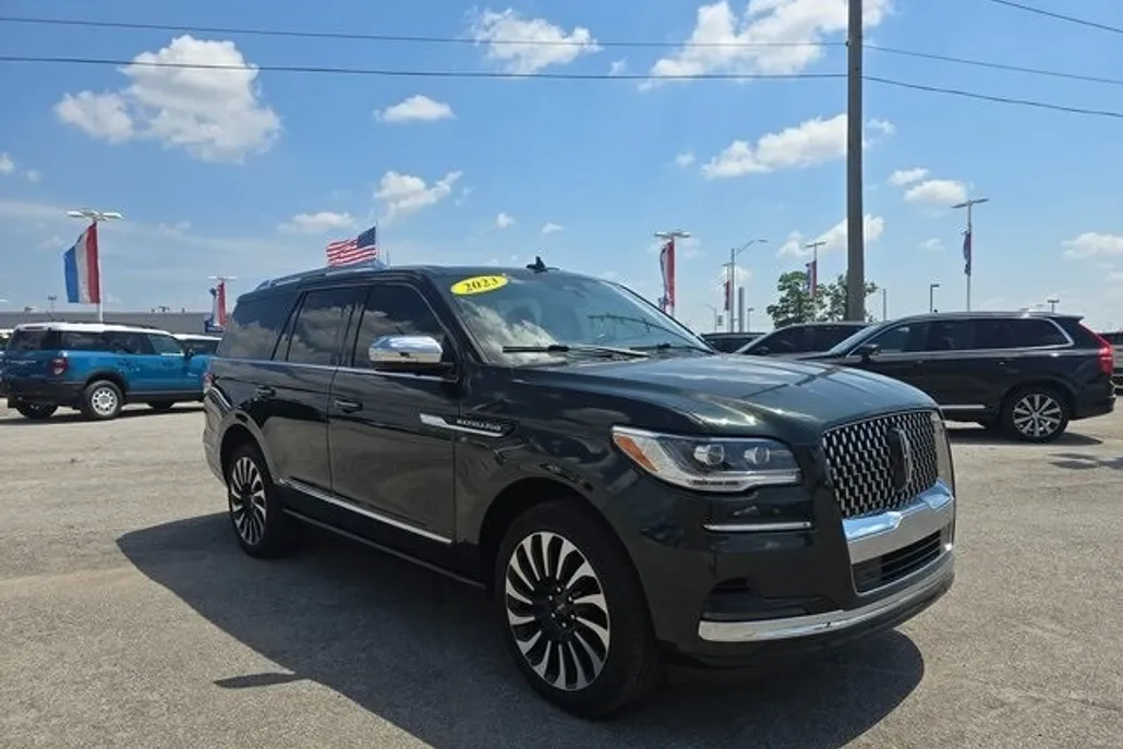 2023 Lincoln Navigator Black Label photo 1