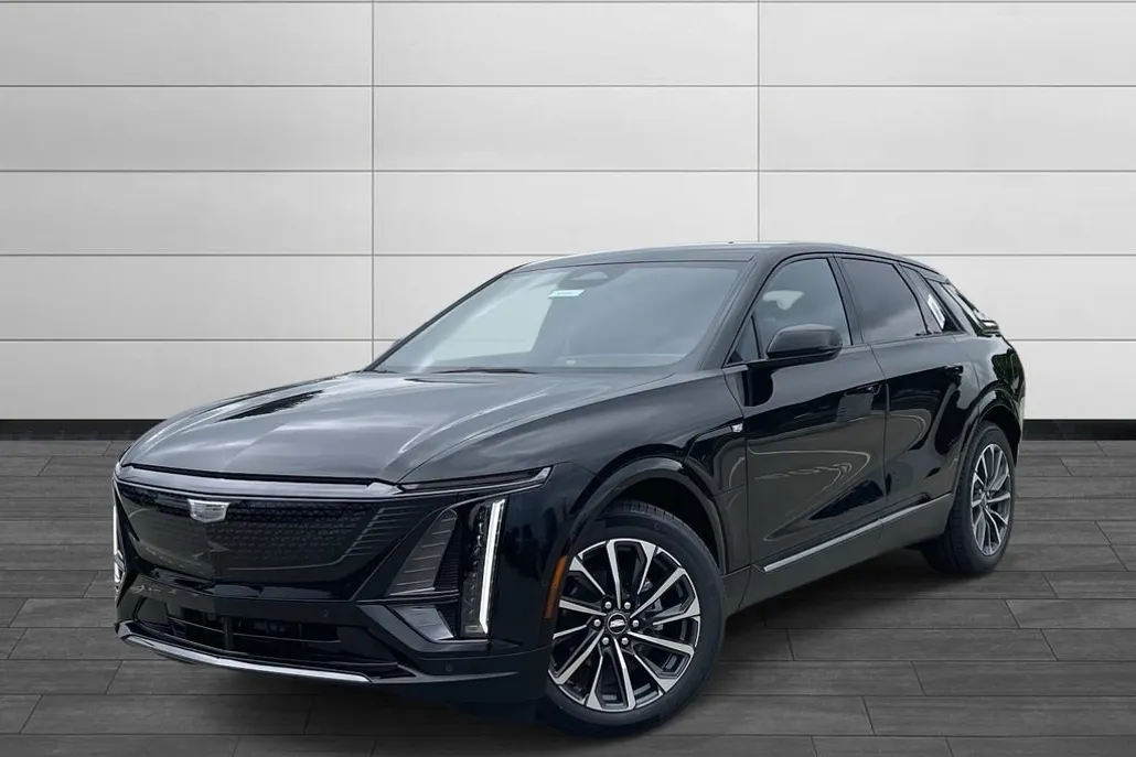 2025 Cadillac Lyriq Sport photo 1