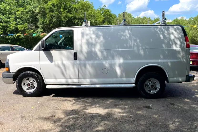 2014 Gmc Savana 2500 Cargo photo 1
