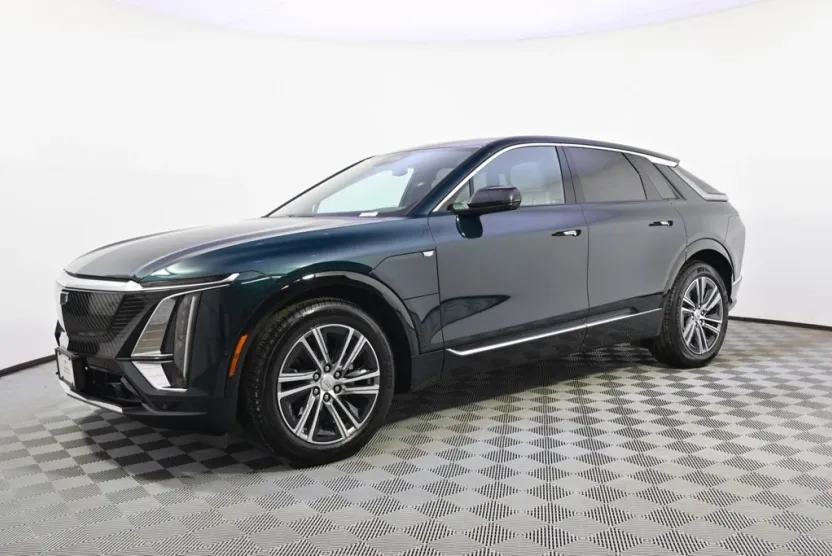 2025 Cadillac Lyriq Luxury photo 1