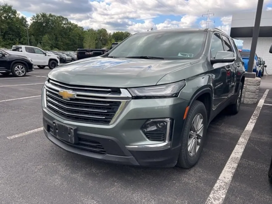 2023 Chevrolet Traverse Cloth photo 1