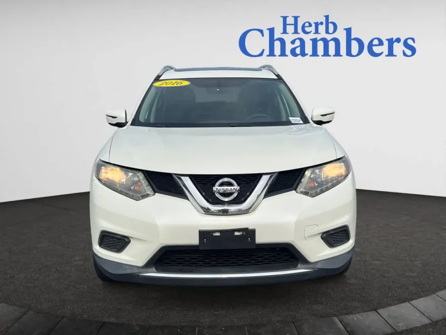 2016 Nissan Rogue SV photo 1