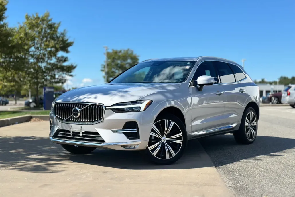 2022 Volvo XC60 B5 Inscription photo 1